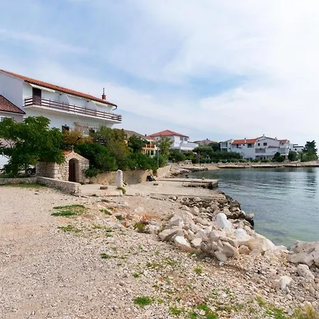 Mandre 4101a Apartment