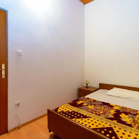 Mandre 4101a Apartman *